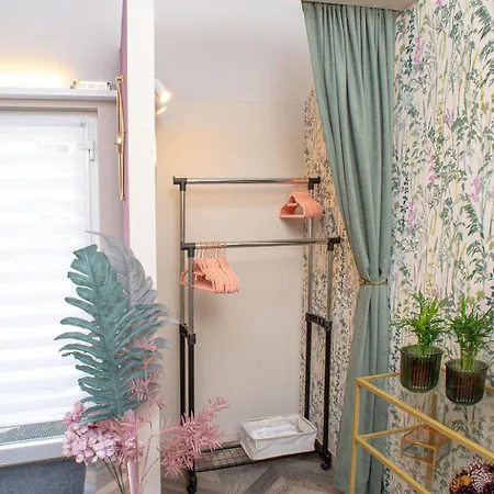 Wellarom Szalon Apartment Vonyarcvashegy