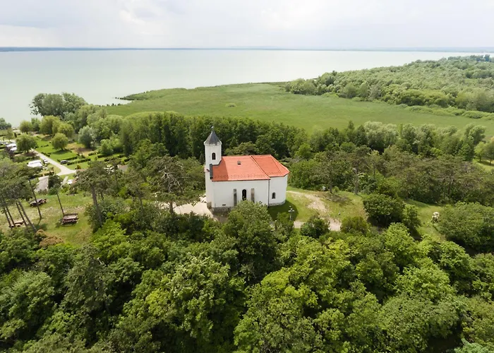 Wellarom Szalon アパート ボニャルツバシュ